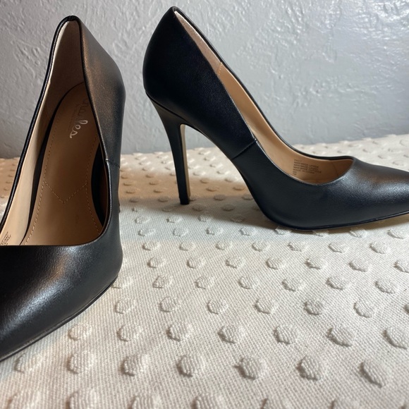 NWOT CHARLES by Charles David Womens Pact Smooth Pointed Toe Stiletto - Picture 13 of 16